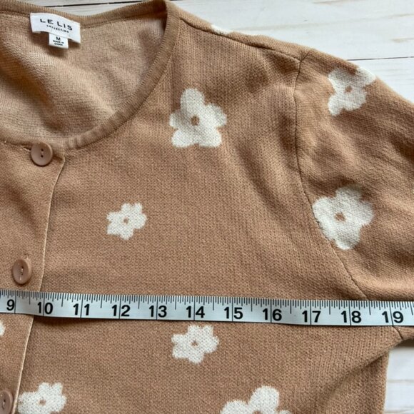 Le Lis Beige with white flowers Long Sleeve Button Down Cardigan sweater Size M - Picture 5 of 8